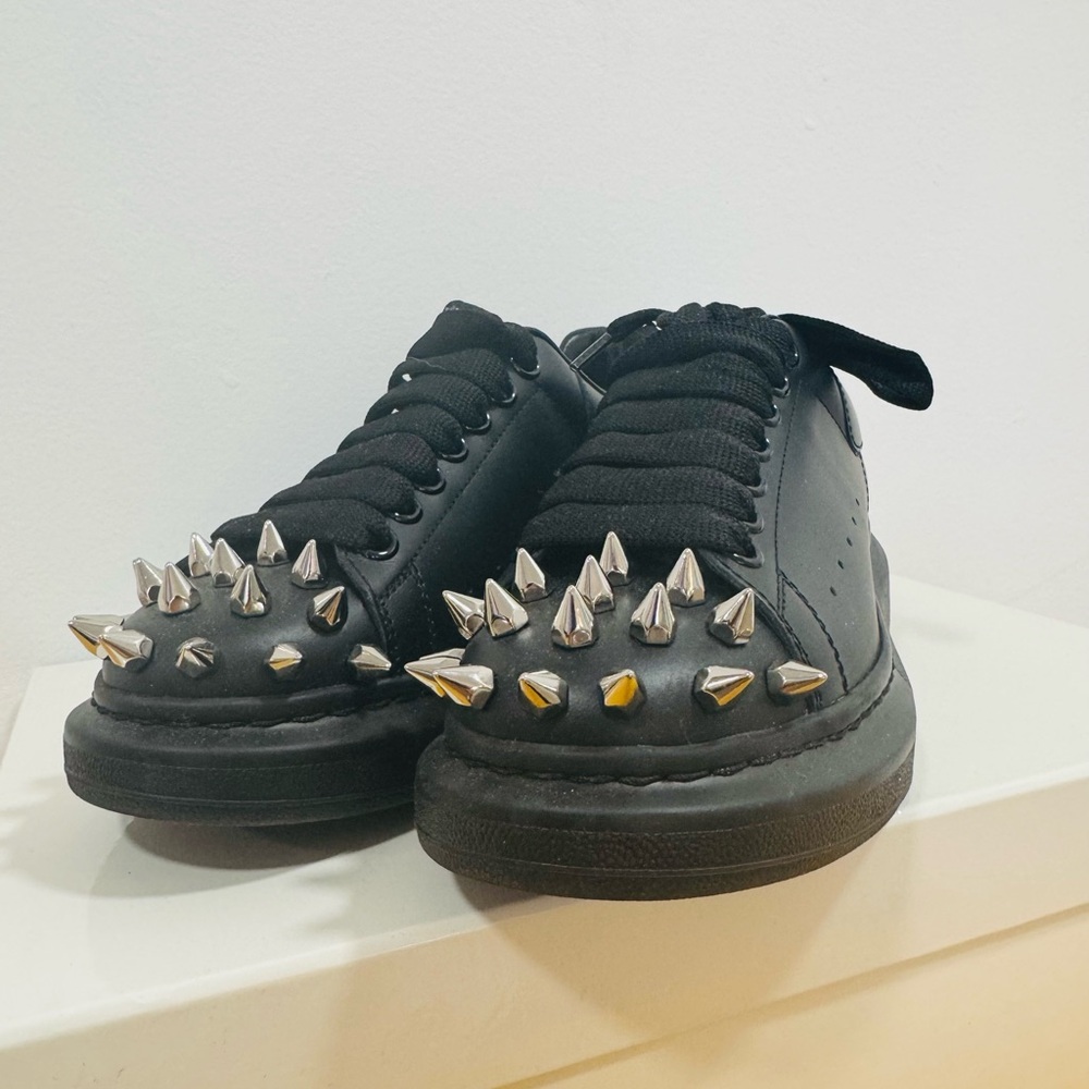 Alexander McQueen Oversized Spiked Black Leather Men's Casual Sneakers 708071